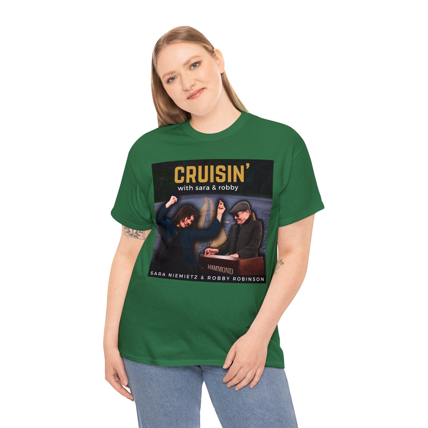 CRUISIN' WITH SARA AND ROBBY Unisex Heavy Cotton Tee