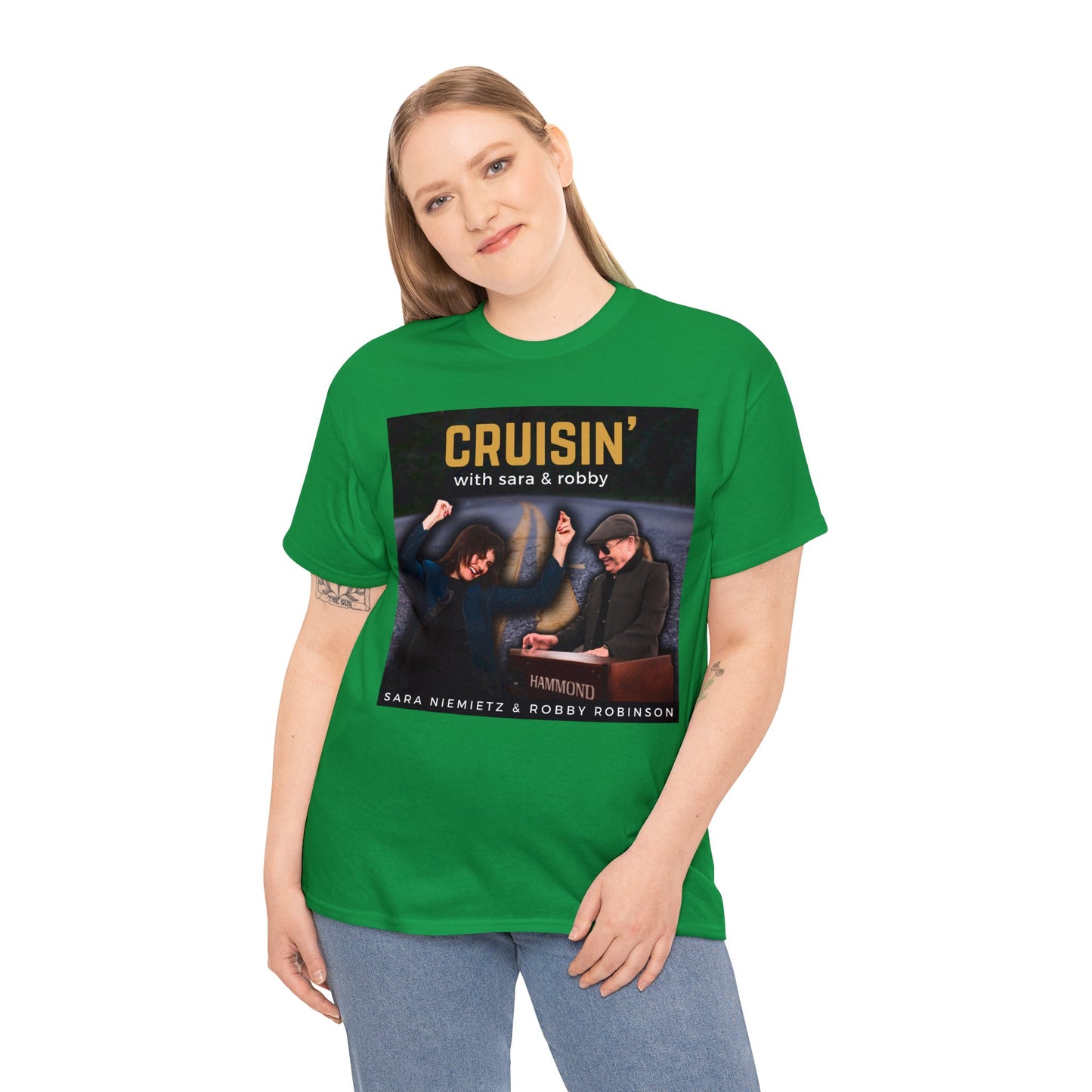 CRUISIN' WITH SARA AND ROBBY Unisex Heavy Cotton Tee