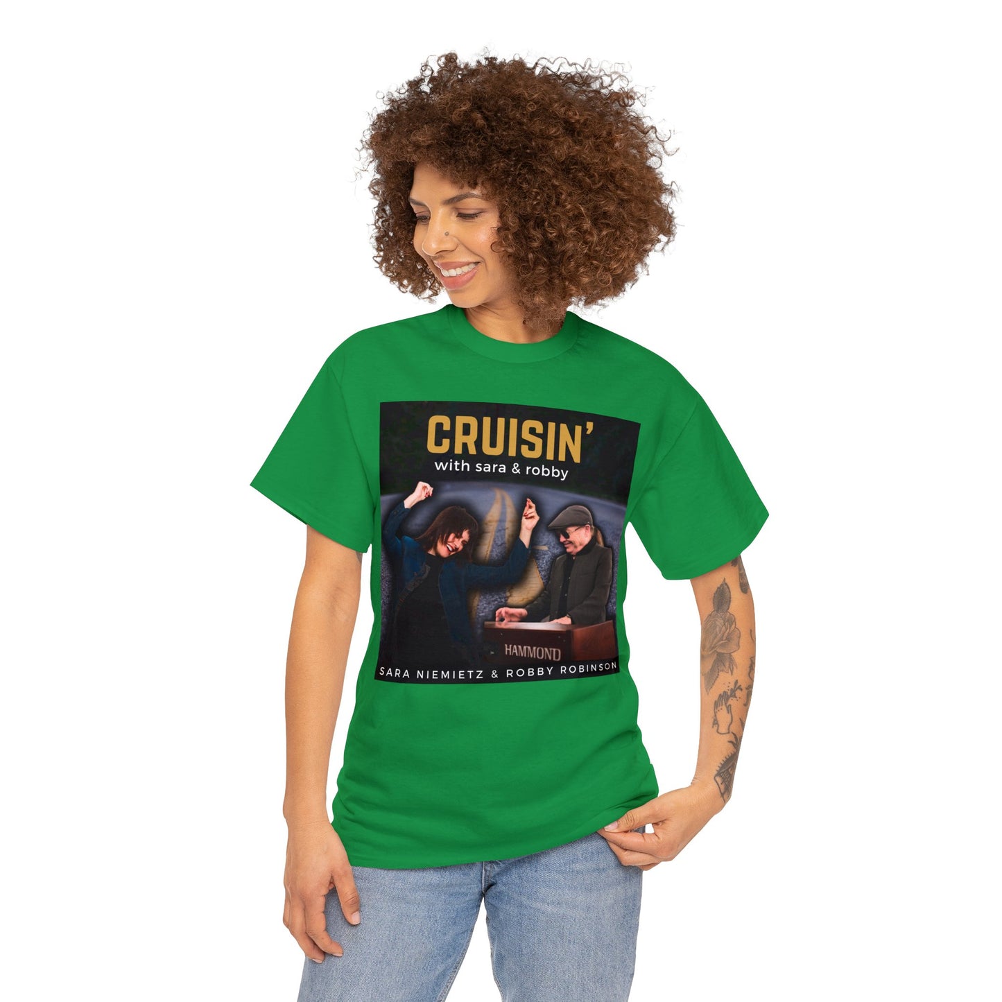 CRUISIN' WITH SARA AND ROBBY Unisex Heavy Cotton Tee